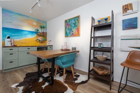 Condo in Daytona Beach, Florida, 1 bedroom  № 1817555 - photo 11