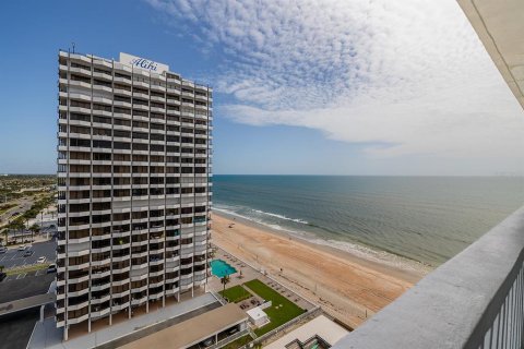 Condo in Daytona Beach, Florida, 1 bedroom  № 1817555 - photo 23