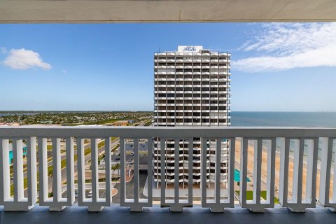 Condo in Daytona Beach, Florida, 1 bedroom  № 1817555 - photo 20