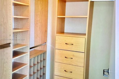 Condominio en venta en Miami, Florida, 1 dormitorio, 71.35 m2 № 2154455 - foto 15