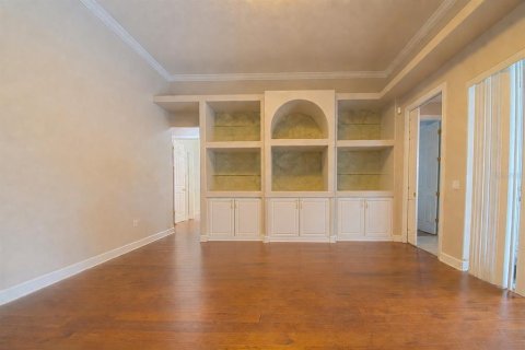 House in Winter Haven, Florida 5 bedrooms, 246.47 sq.m. № 2129148 - photo 14