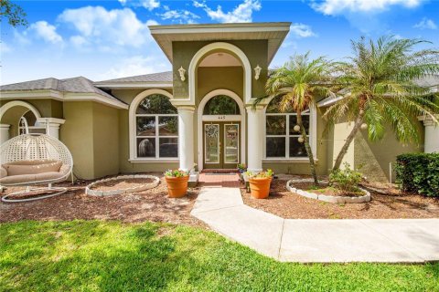 House in Winter Haven, Florida 5 bedrooms, 246.47 sq.m. № 2129148 - photo 4