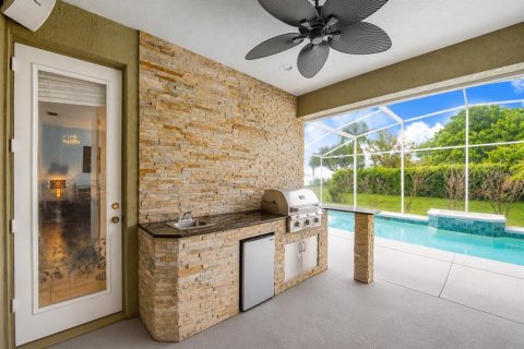 House in Winter Haven, Florida 5 bedrooms, 246.47 sq.m. № 2129148 - photo 30
