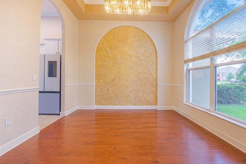House in Winter Haven, Florida 5 bedrooms, 246.47 sq.m. № 2129148 - photo 9