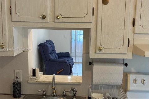 Condominio en venta en Boynton Beach, Florida, 2 dormitorios, 80.82 m2 № 1794881 - foto 7