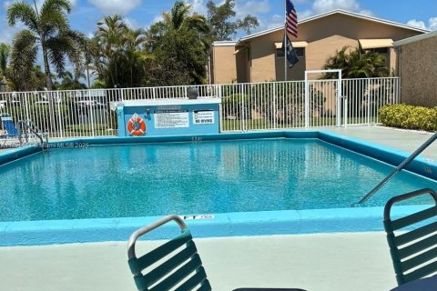 Condominio en venta en Boynton Beach, Florida, 2 dormitorios, 80.82 m2 № 1794881 - foto 28