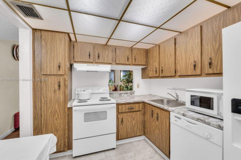 Condominio en venta en Margate, Florida, 1 dormitorio, 66.89 m2 № 1983520 - foto 5