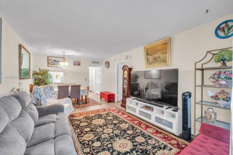 Condominio en venta en Margate, Florida, 1 dormitorio, 66.89 m2 № 1983520 - foto 4