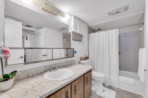 Condominio en venta en Margate, Florida, 1 dormitorio, 66.89 m2 № 1983520 - foto 9