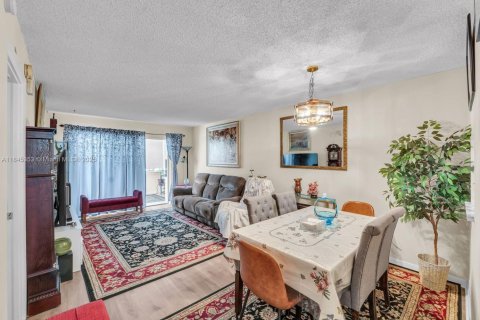 Condominio en venta en Margate, Florida, 1 dormitorio, 66.89 m2 № 1983520 - foto 3