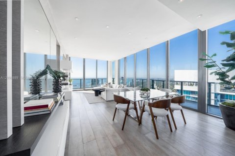 Condo à Miami, Floride, 4 chambres  № 2168656
