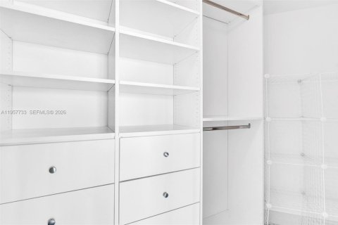 Купить кондоминиум в Майами, Флорида 3 спальни, 224.36м2, № 2019606 - фото 20