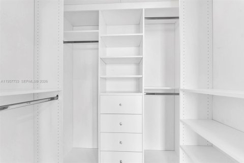 Купить кондоминиум в Майами, Флорида 3 спальни, 224.36м2, № 2019606 - фото 17