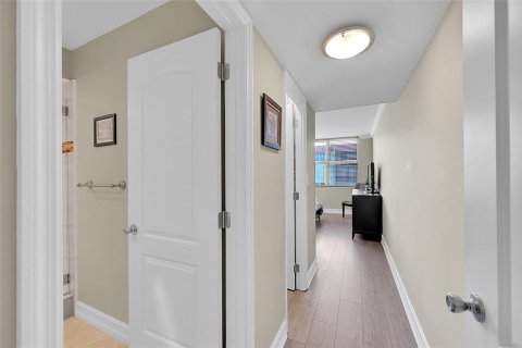 Copropriété à vendre à Pompano Beach, Floride: 2 chambres, 99.59 m2 № 2253588 - photo 14