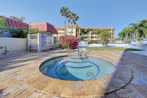Copropriété à vendre à Pompano Beach, Floride: 2 chambres, 99.59 m2 № 2253588 - photo 27