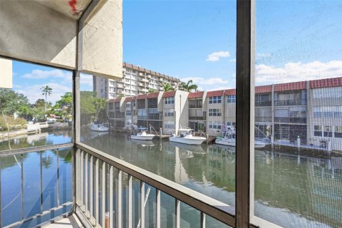 Copropriété à vendre à Pompano Beach, Floride: 2 chambres, 99.59 m2 № 2253588 - photo 13