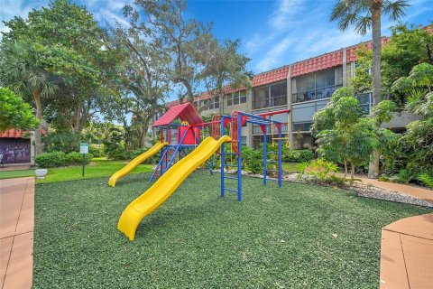 Copropriété à vendre à Pompano Beach, Floride: 2 chambres, 99.59 m2 № 2253588 - photo 30