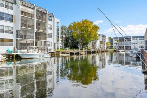 Copropriété à vendre à Pompano Beach, Floride: 2 chambres, 99.59 m2 № 2253588 - photo 25