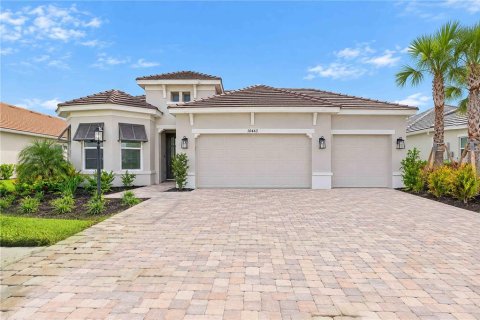 House in Sarasota, Florida 3 bedrooms, 217.76 sq.m. № 2362335
