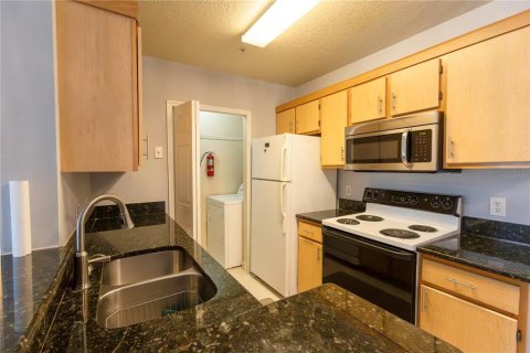 Condo in Orlando, Florida, 3 bedrooms  № 1744148 - photo 8