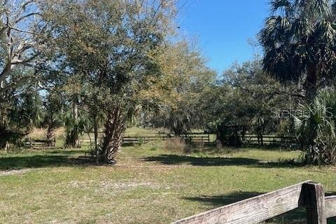 House in Osteen, Florida 4 bedrooms, 192.31 sq.m. № 1539203 - photo 15