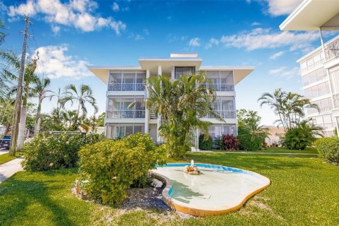 Copropriété à louer à Saint Petersburg, Floride: 1 chambre, 85.93 m2 № 2275527 - photo 2
