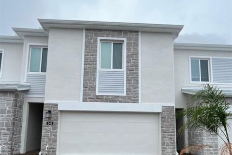 Townhouse in Davenport, Florida 4 bedrooms, 180.6 sq.m. № 2097407