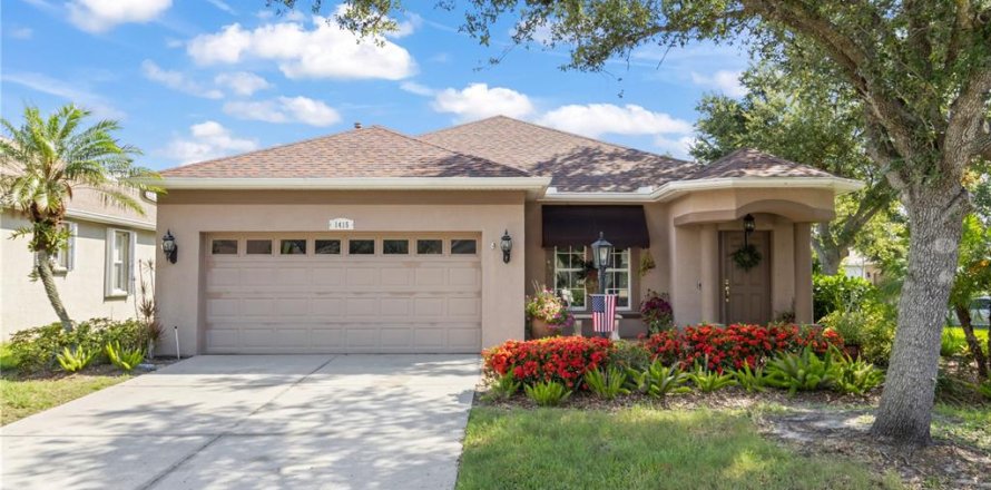 House in Bradenton, Florida 3 bedrooms, 148.46 sq.m. № 2215445