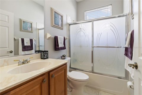 House in Bradenton, Florida 3 bedrooms, 148.46 sq.m. № 2215445 - photo 16