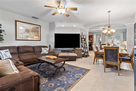 House in Bradenton, Florida 3 bedrooms, 148.46 sq.m. № 2215445 - photo 7