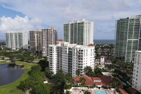 Condo in Aventura, Florida, 2 bedrooms  № 2076221 - photo 24