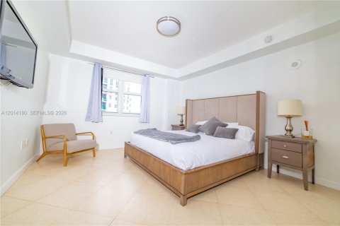 Condo in Aventura, Florida, 2 bedrooms  № 2076221 - photo 14