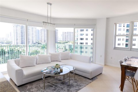 Condo in Aventura, Florida, 2 bedrooms № 2076221