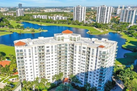 Condo in Aventura, Florida, 2 bedrooms  № 2076221 - photo 23