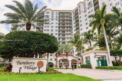 Condo in Aventura, Florida, 2 bedrooms  № 2076221 - photo 22