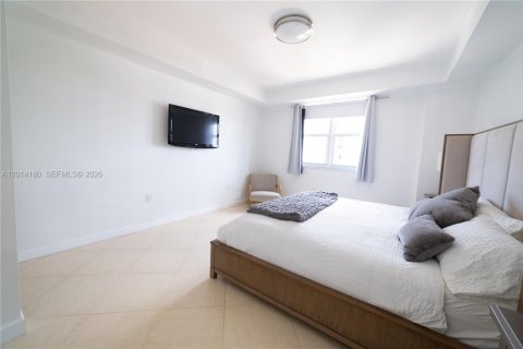 Condo in Aventura, Florida, 2 bedrooms  № 2076221 - photo 15