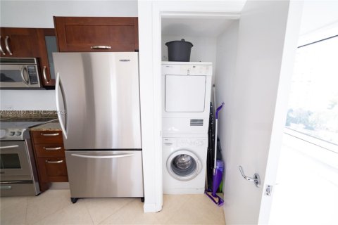 Condo in Aventura, Florida, 2 bedrooms  № 2076221 - photo 12