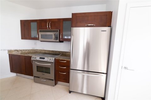 Condo in Aventura, Florida, 2 bedrooms  № 2076221 - photo 10
