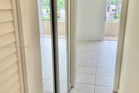 Copropriété à louer à Miami, Floride: 1 chambre, 66.43 m2 № 1982070 - photo 10