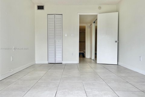 Copropriété à louer à Miami, Floride: 1 chambre, 66.43 m2 № 1982070 - photo 7