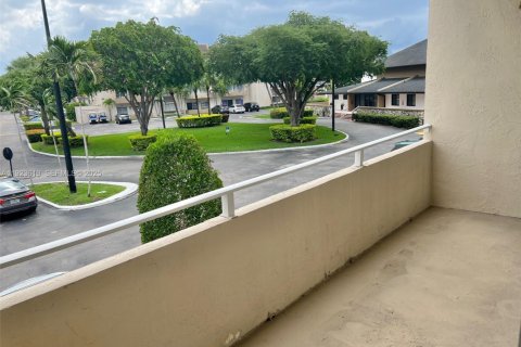 Copropriété à louer à Miami, Floride: 1 chambre, 66.43 m2 № 1982070 - photo 6