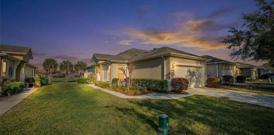 Casa en Ocala, Florida 2 dormitorios, 144.56 m2 № 2211831