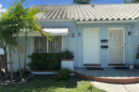 Apartment in Fort Lauderdale, Florida 2 bedrooms, 71.53 sq.m. № 2367752