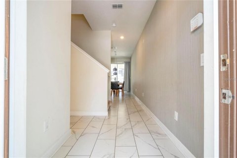 Adosado en venta en Davenport, Florida, 4 dormitorios, 176.7 m2 № 2155376 - foto 16