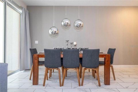 Adosado en venta en Davenport, Florida, 4 dormitorios, 176.7 m2 № 2155376 - foto 12