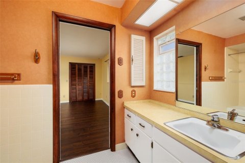 House in Clearwater, Florida 4 bedrooms, 264.4 sq.m. № 1916167 - photo 29