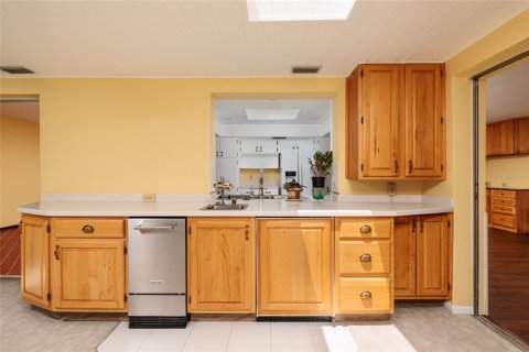 House in Clearwater, Florida 4 bedrooms, 264.4 sq.m. № 1916167 - photo 15