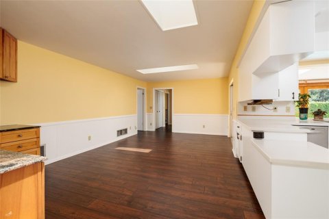 House in Clearwater, Florida 4 bedrooms, 264.4 sq.m. № 1916167 - photo 12