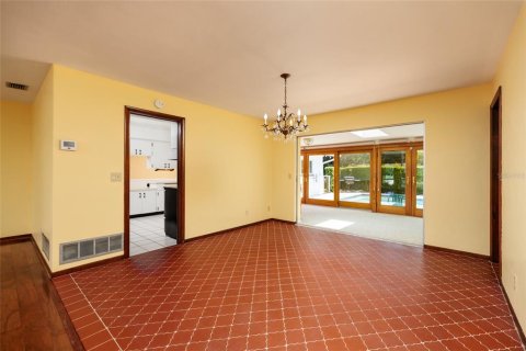 House in Clearwater, Florida 4 bedrooms, 264.4 sq.m. № 1916167 - photo 13