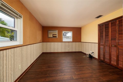 House in Clearwater, Florida 4 bedrooms, 264.4 sq.m. № 1916167 - photo 28